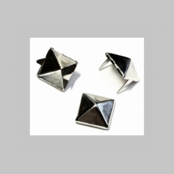 Pyram&iacute;dka mal&aacute; - chr&oacute;movan&yacute; plechov&yacute; cvok na vyb&iacute;janie rozmery cca. 10 x 10mm Aplikuje sa prepichnut&iacute;m hrotov cez l&aacute;tku alebo kožu (cena za 1ks!!!)